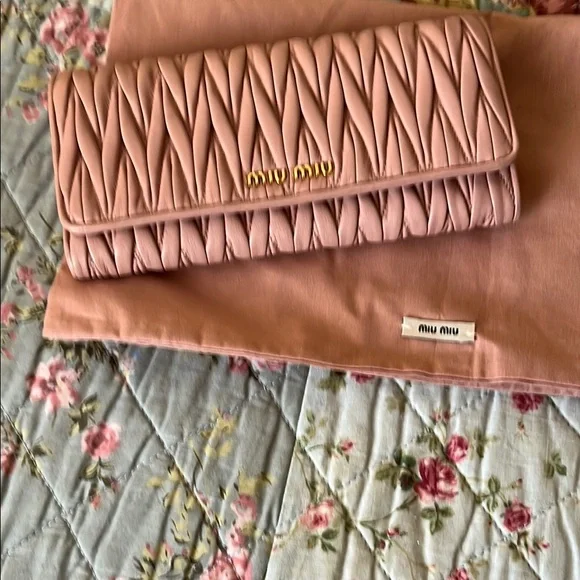 MIU MIU NWOT PINK WALLET - Picture 9 of 10